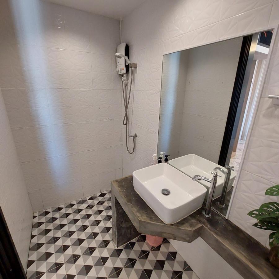Kipbox Hotel Транг Екстериор снимка