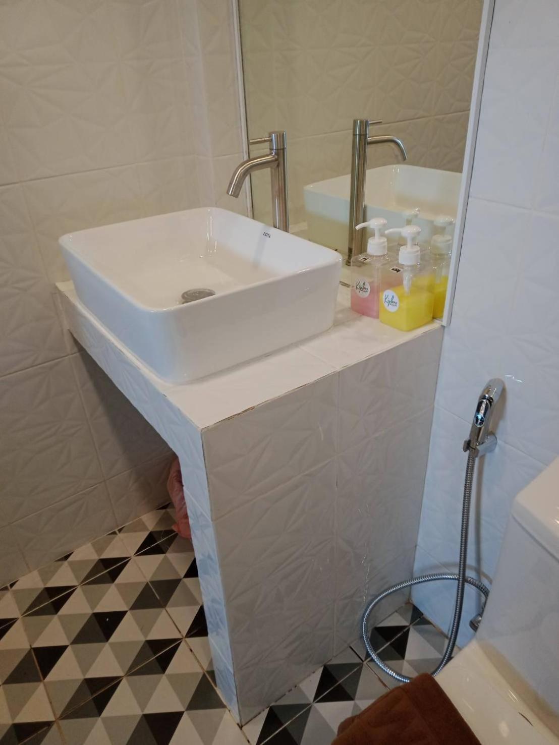 Kipbox Hotel Транг Екстериор снимка